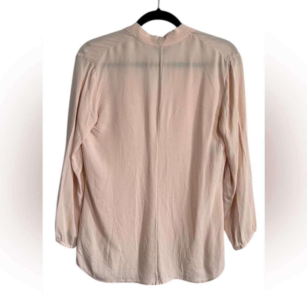 Theory Helona Double GGT 100% Silk V-Neck Blouse in Nude - Size Medium - Picture 3 of 10